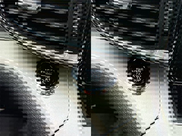 Used 2024 Ford Explorer XLT w/ Equipment Group 202A image 21