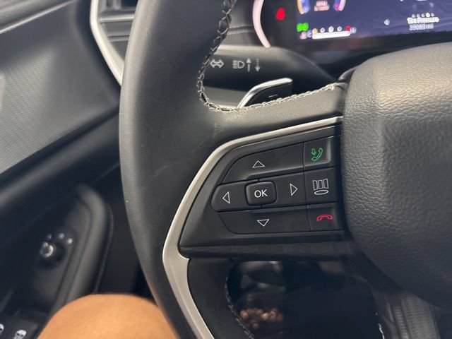 Used 2023 Jeep Grand Cherokee Altitude AWD/4WD image 36