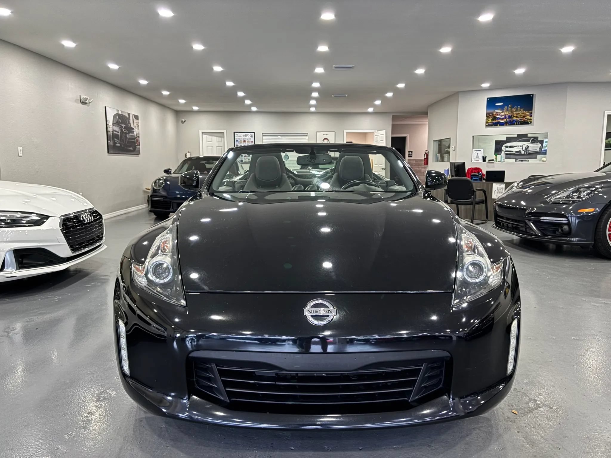 Used 2019 Nissan 370Z Touring RWD image 34