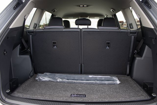 Used 2024 Volkswagen Atlas SE image 24