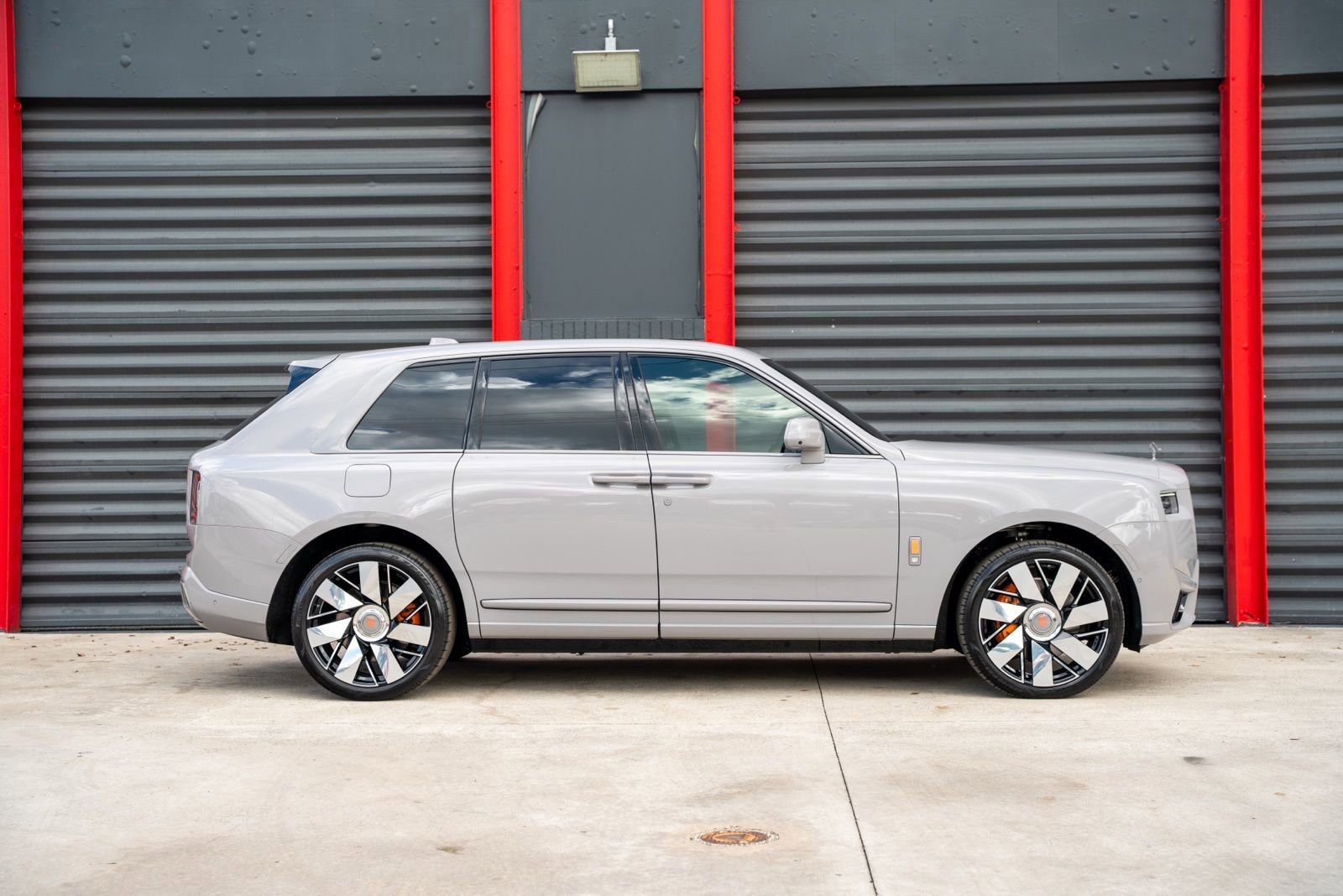 Used 2025 Rolls-Royce Cullinan image 13