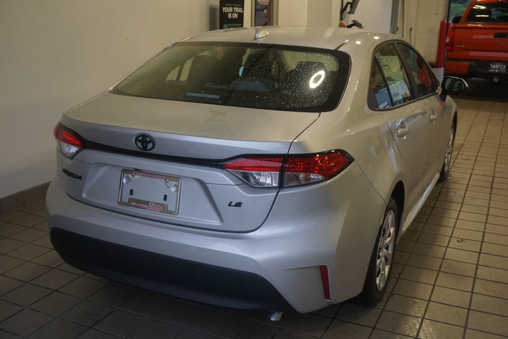 New 2026 Toyota Corolla LE FWD image 15