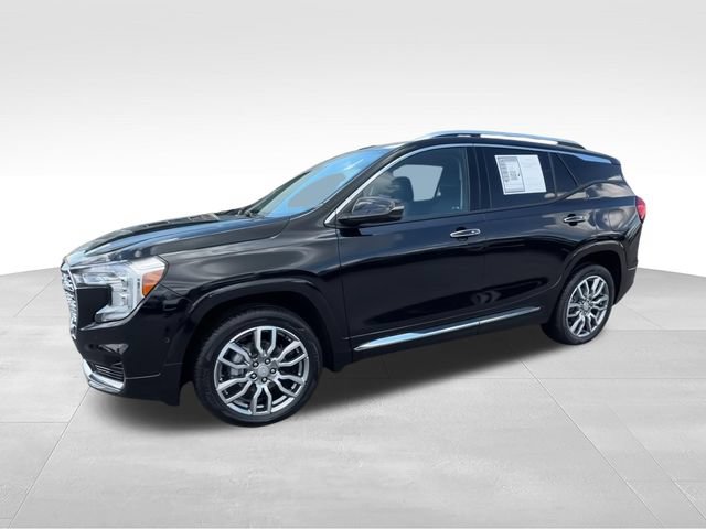 Used 2024 GMC Terrain Denali w/ Denali Premium Package AWD/4WD image 4