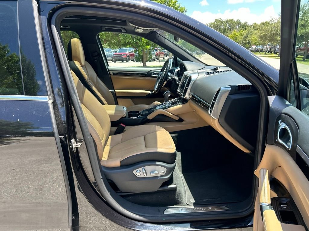 Used 2017 Porsche Cayenne S AWD/4WD image 40