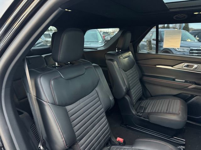 New 2026 Ford Explorer ST-Line w/ ST-Line Street Pack image 13
