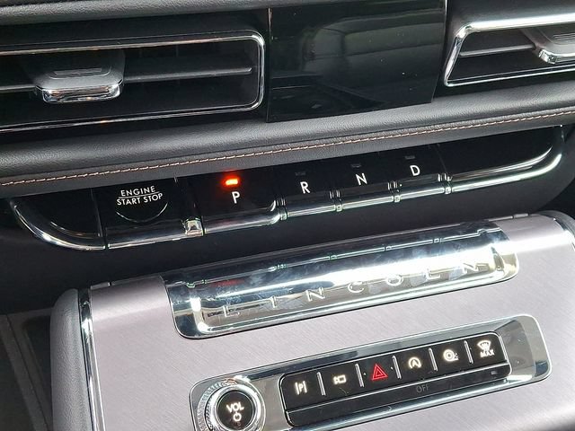 New 2026 Lincoln Aviator AWD w/ Jet Appearance Package image 7