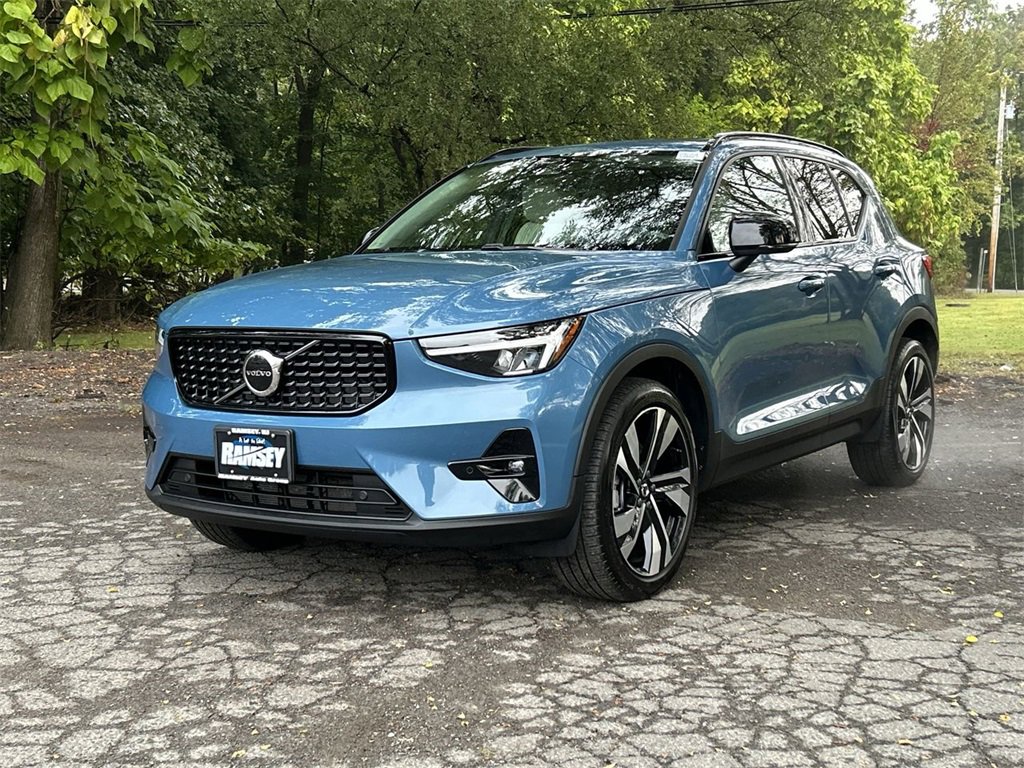 Certified 2023 Volvo XC40 B5 Plus w/ Climate Package