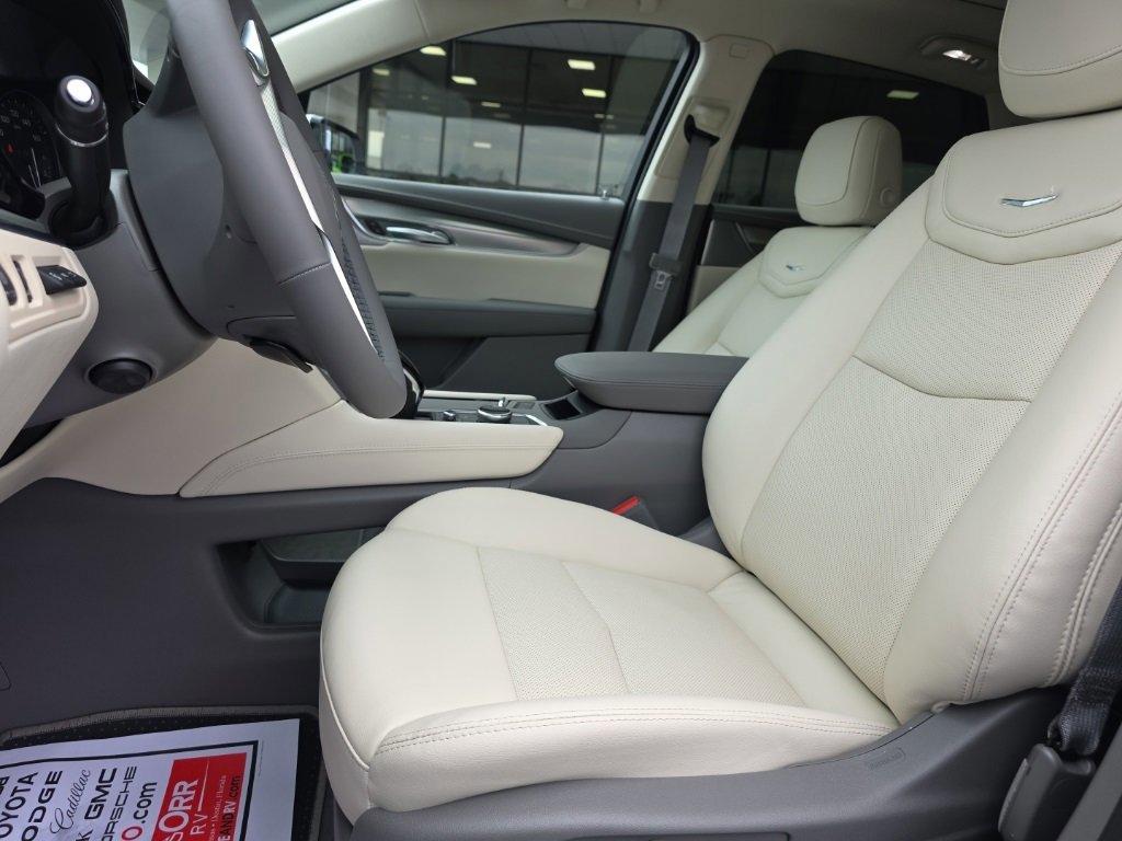 New 2025 Cadillac XT5 Premium Luxury w/ Technology Package image 6