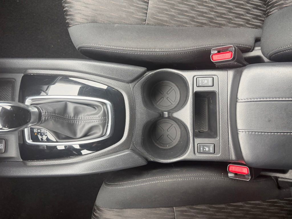 Used 2020 Nissan Rogue SV w/ Premium Package FWD image 33