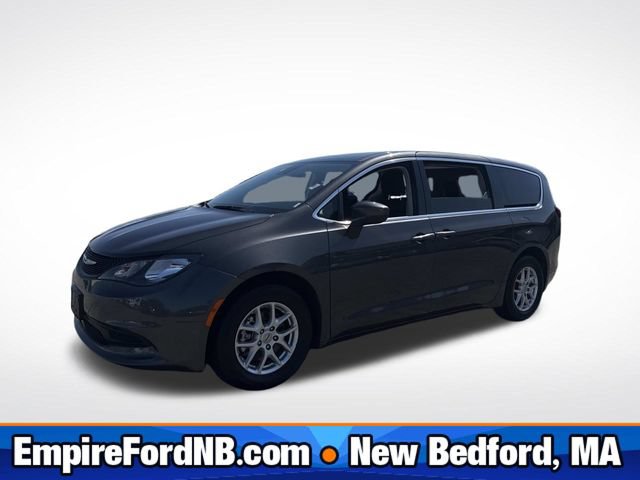 Used 2023 Chrysler Voyager LX FWD image 1