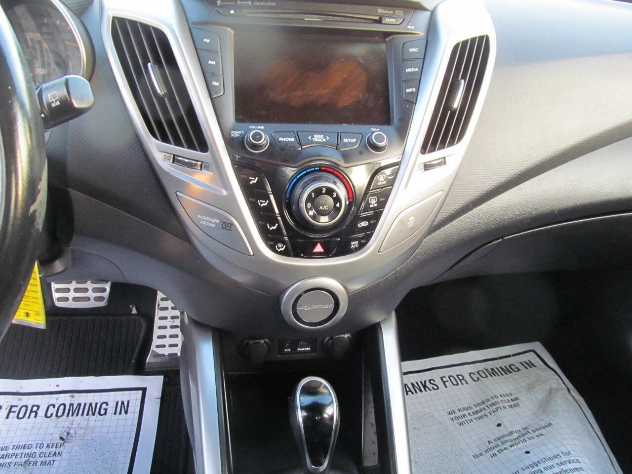 Used 2015 Hyundai Veloster RE:FLEX Edition image 13