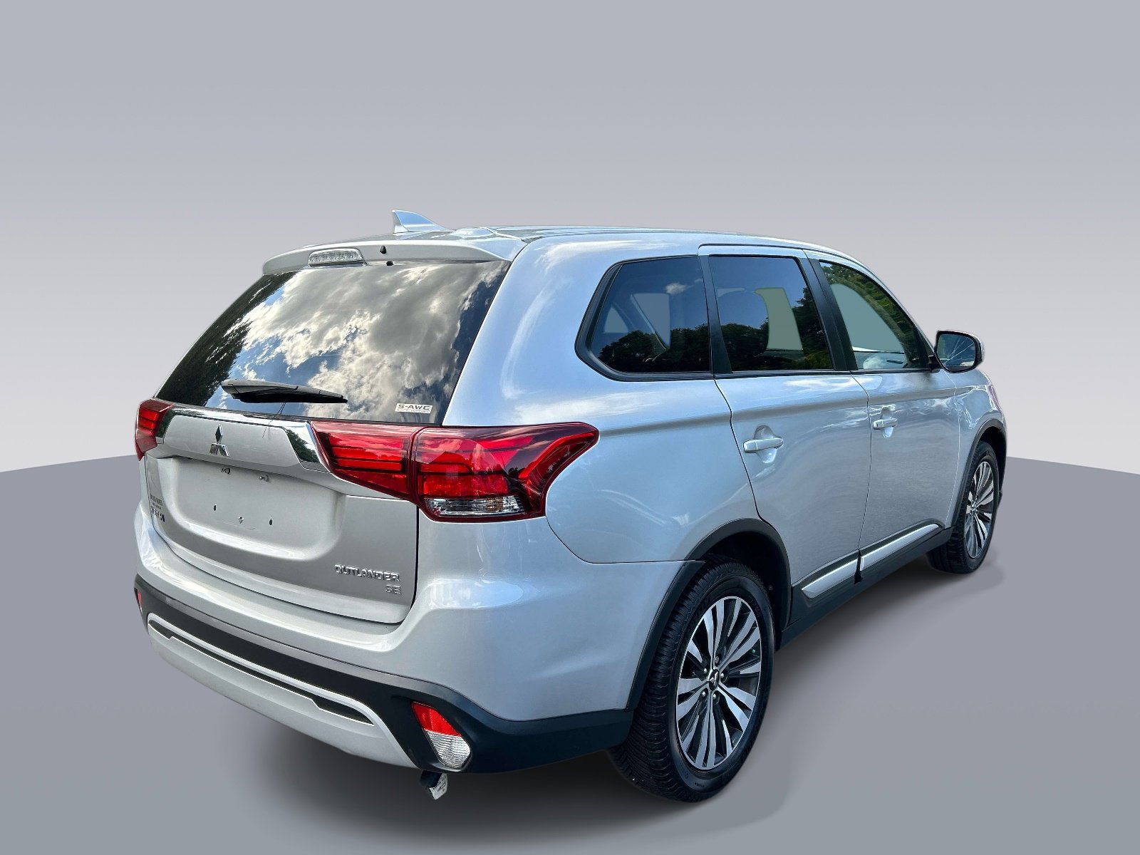 Used 2019 Mitsubishi Outlander SE image 29