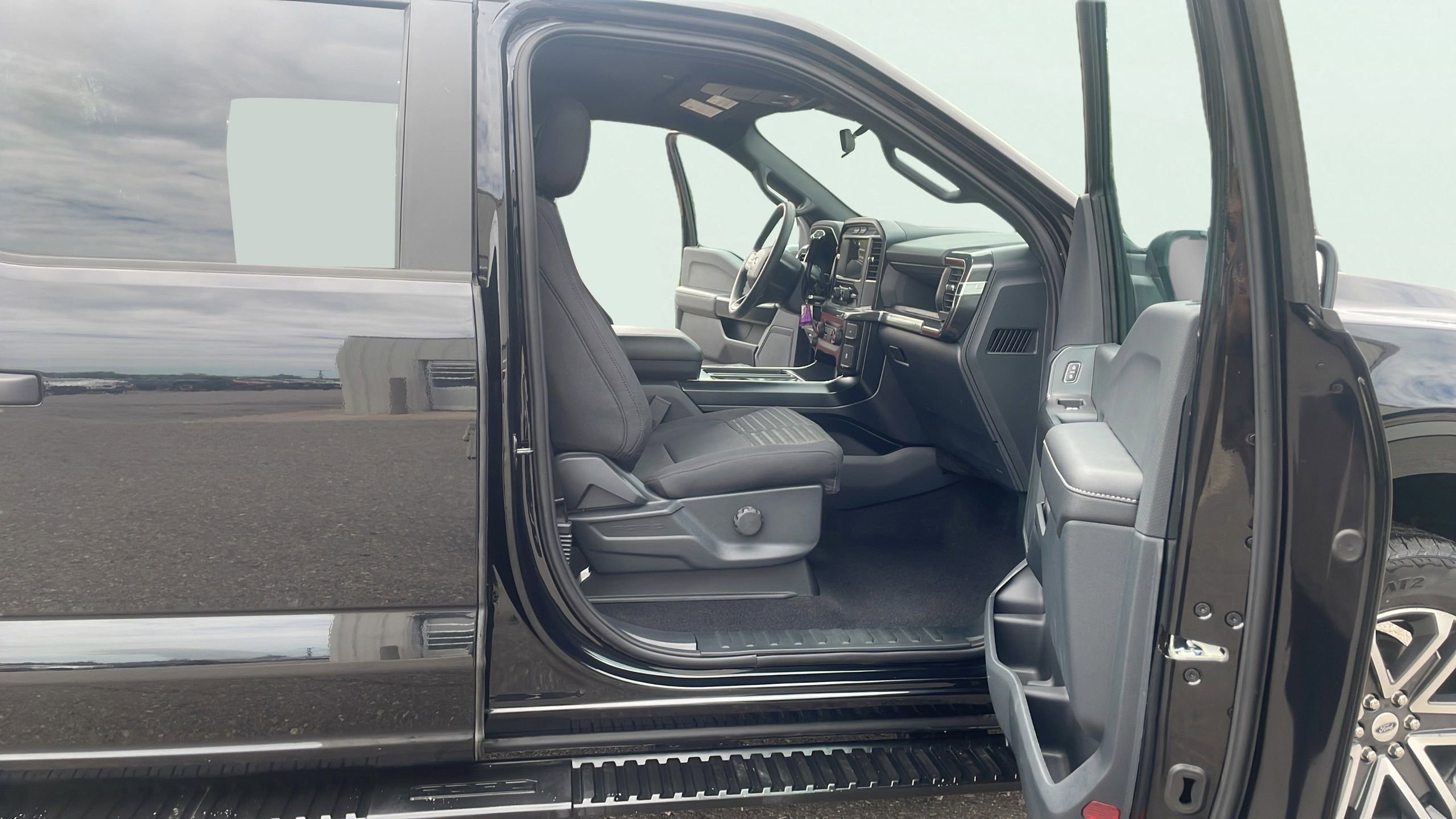 Used 2023 Ford F150 XL w/ STX Appearance Package AWD/4WD image 15
