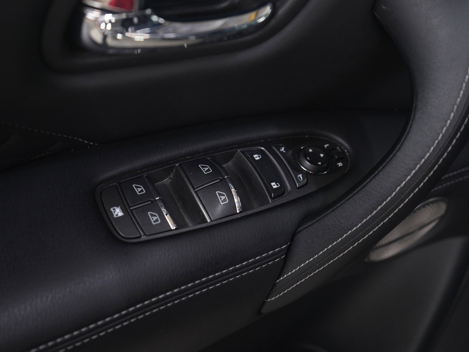 Used 2024 INFINITI QX80 Premium Select image 25