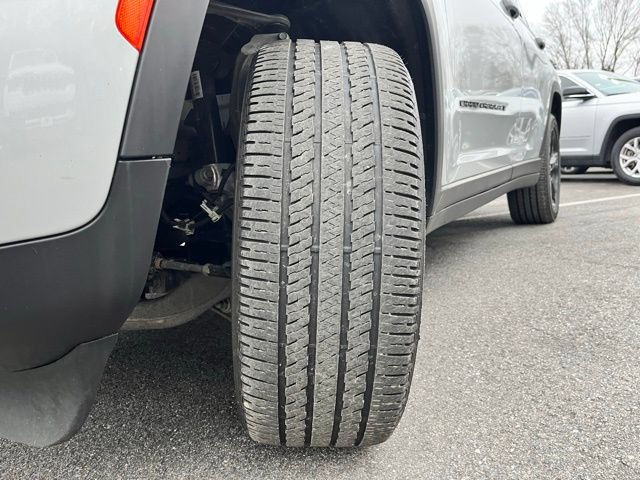 Used 2024 Jeep Grand Cherokee Altitude AWD/4WD image 14