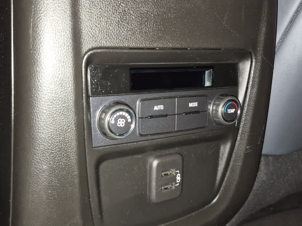 Used 2023 Buick Enclave Essence AWD/4WD image 10