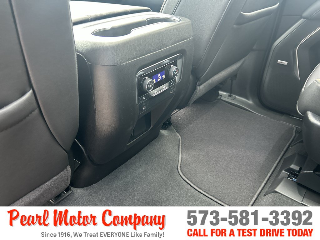 New 2026 Chevrolet Suburban Premier w/ Sun And Tow Package AWD/4WD image 23