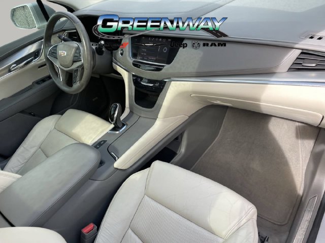 Used 2017 Cadillac XT5 Premium Luxury FWD image 12