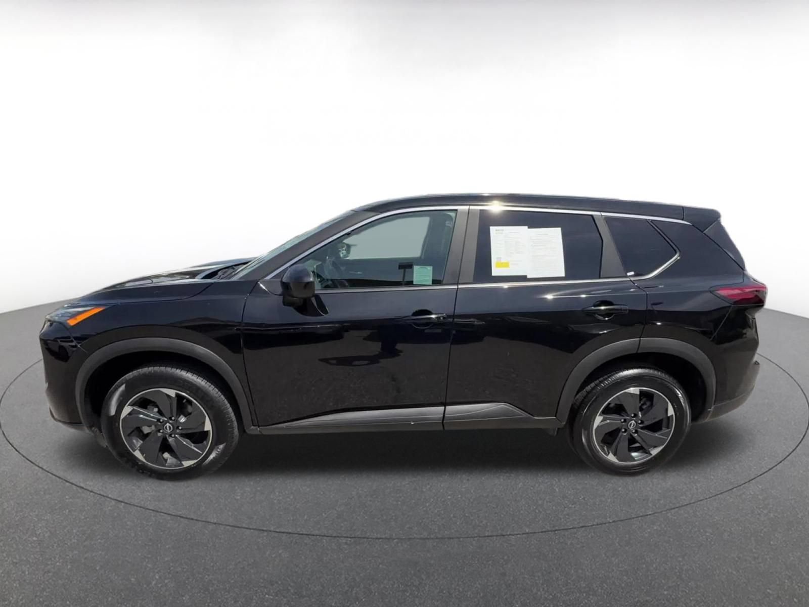 Used 2025 Nissan Rogue SV FWD image 9