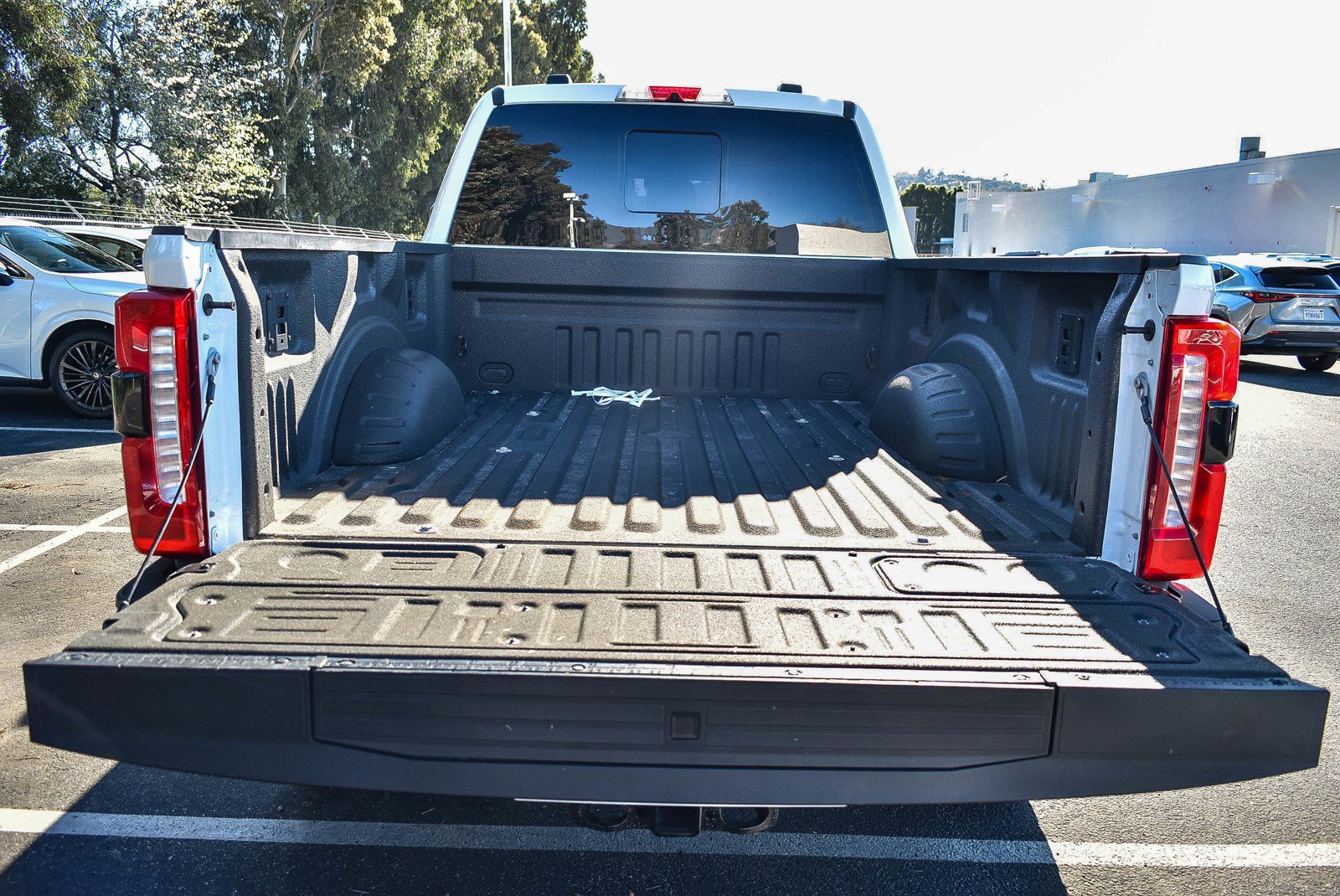 Used 2024 Ford F350 Lariat w/ Lariat Ultimate Package image 24