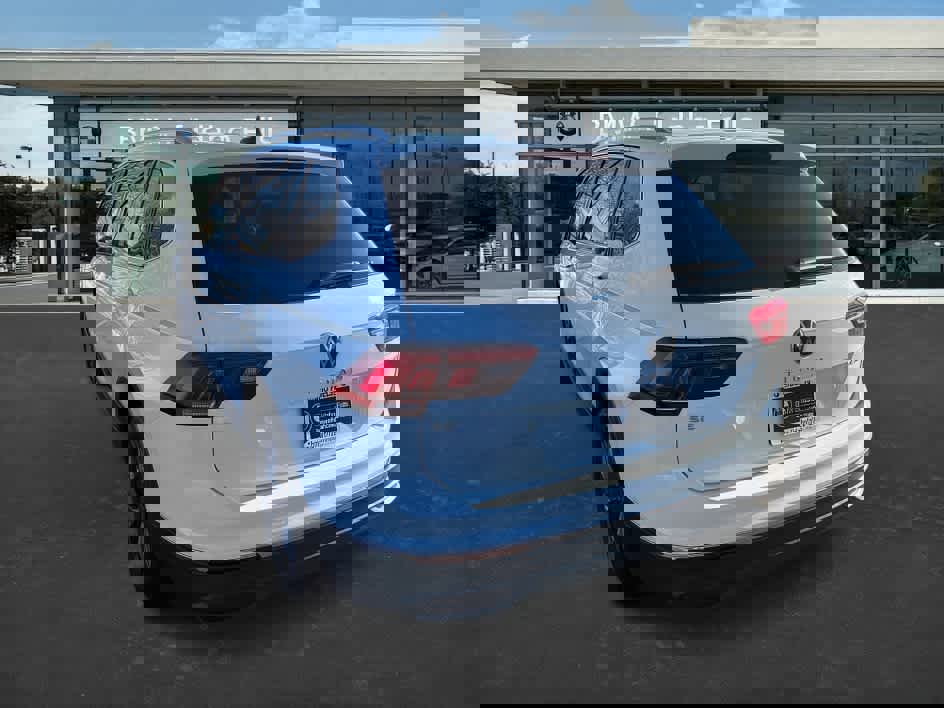 Used 2024 Volkswagen Tiguan SE image 5