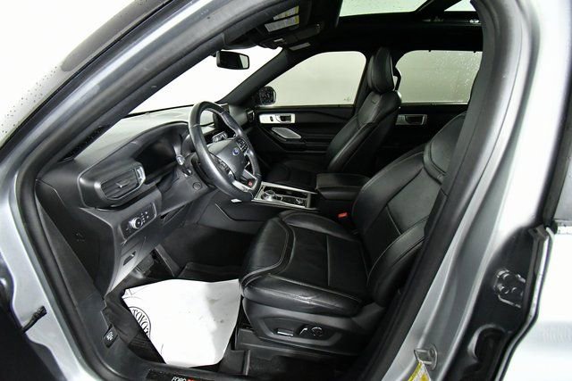 Used 2020 Ford Explorer ST w/ Premium Technology Package image 5