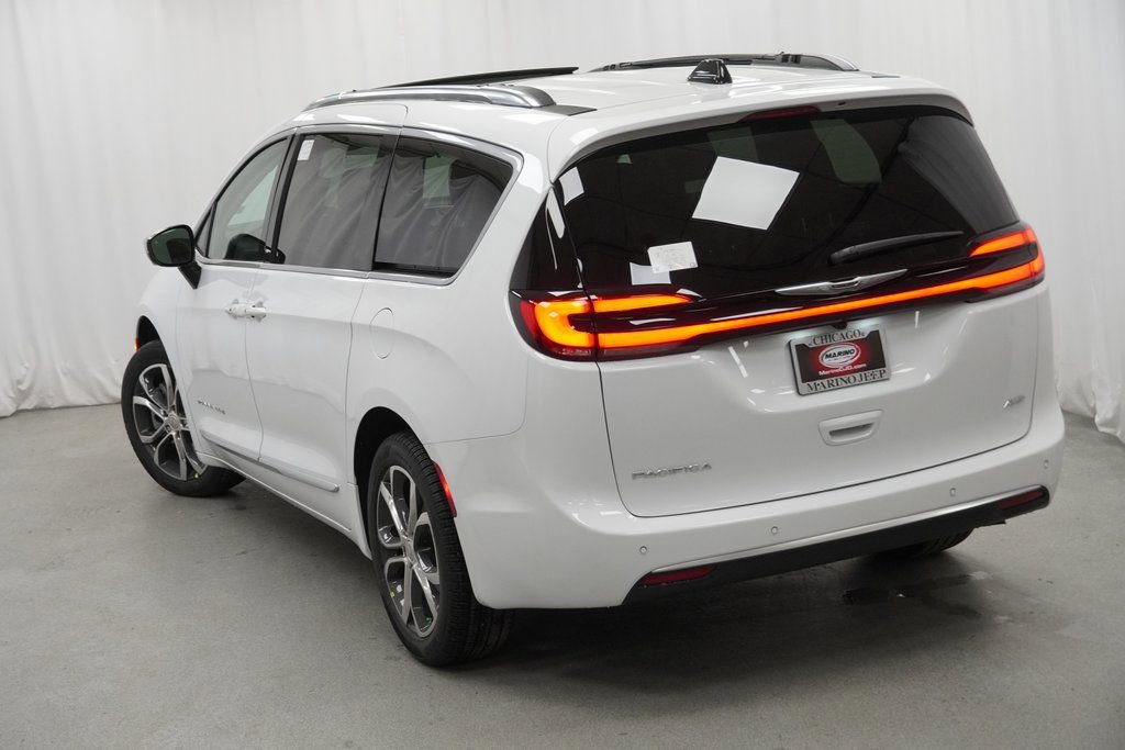 New 2026 Chrysler Pacifica Pinnacle image 12