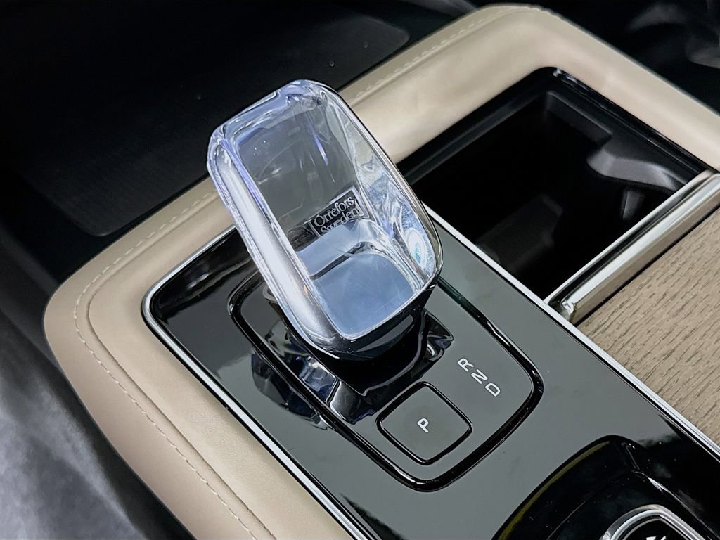 New 2026 Volvo XC90 B6 Plus w/ Protection Package Premier image 16
