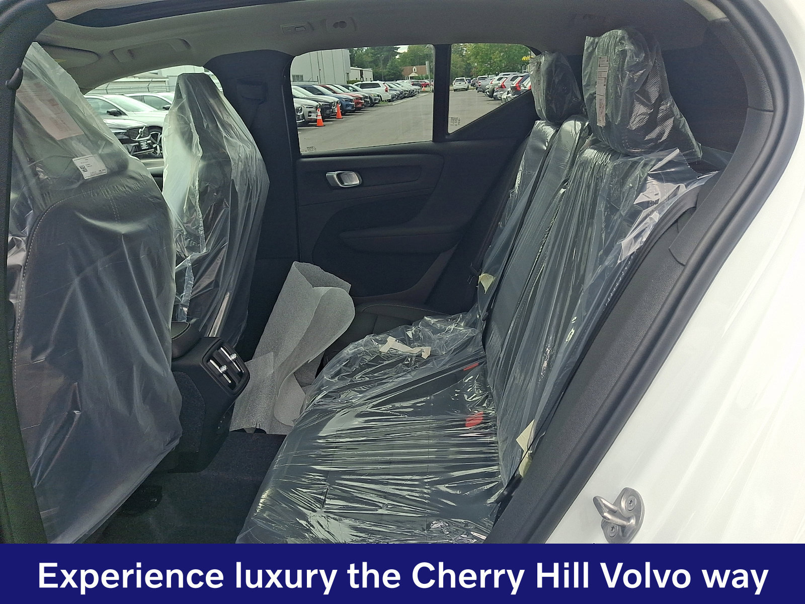 New 2026 Volvo XC40 B5 Ultra w/ Protection Package Premier AWD/4WD image 7