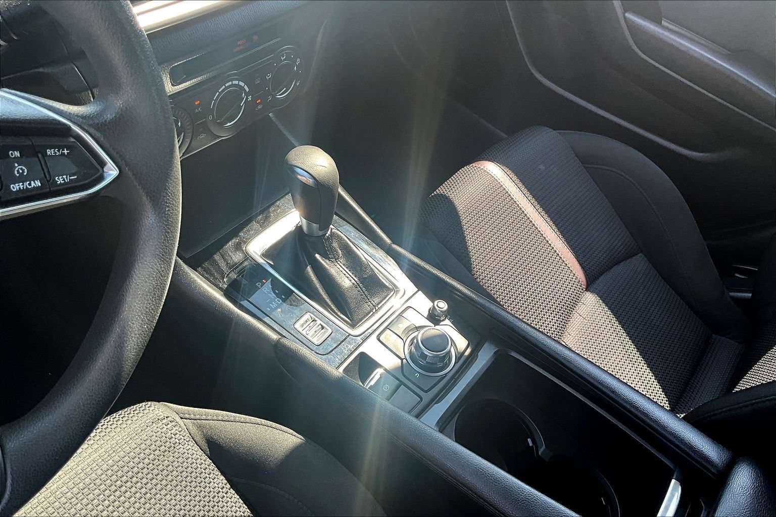 Used 2018 MAZDA MAZDA3 Sport w/ Preferred Equipment Package FWD image 17