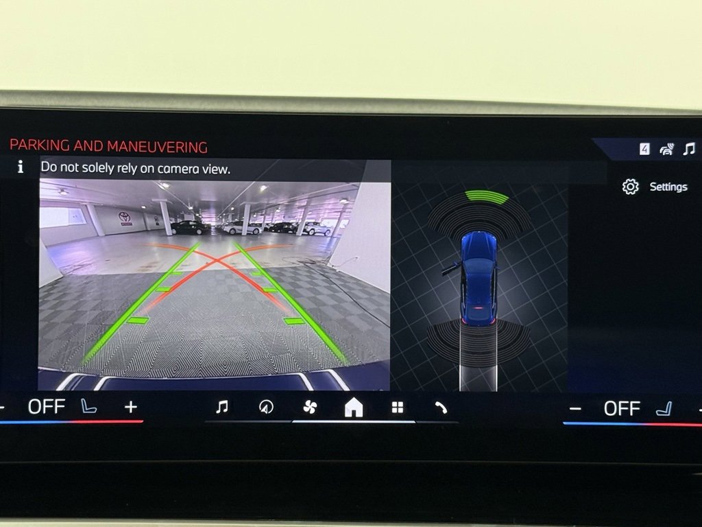 Used 2024 BMW i4 eDrive35 w/ Convenience Package image 30