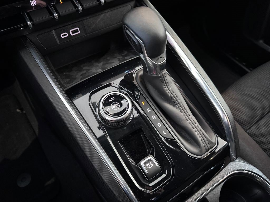 Certified 2025 GMC Canyon Elevation image 22