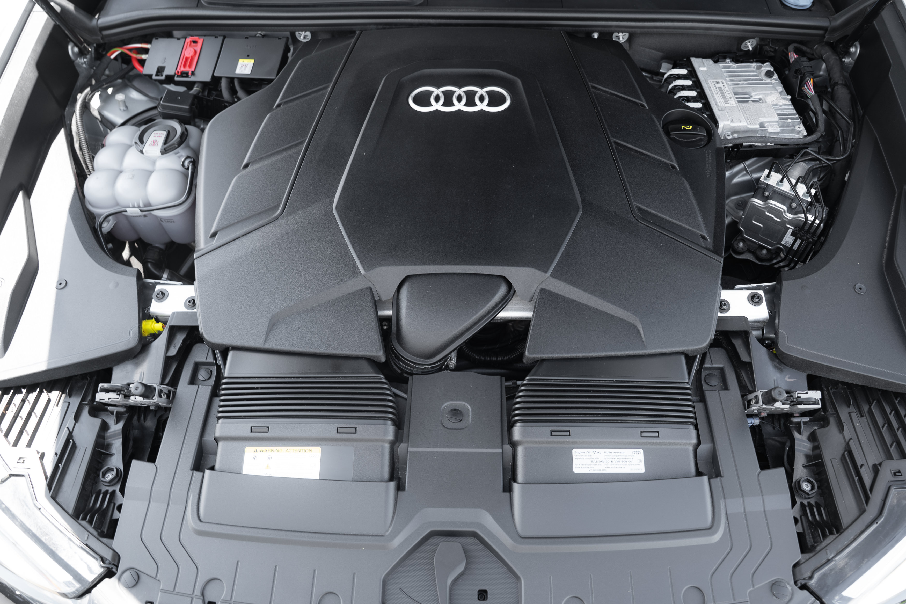 Certified 2025 Audi Q8 Premium Plus w/ Premium Plus Package AWD/4WD image 35