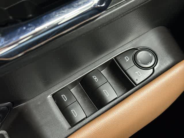 Used 2023 GMC Canyon AT4 w/ AT4 Premium Package AWD/4WD image 20