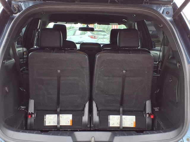 Used 2018 Ford Explorer XLT w/ Equipment Group 202A image 11