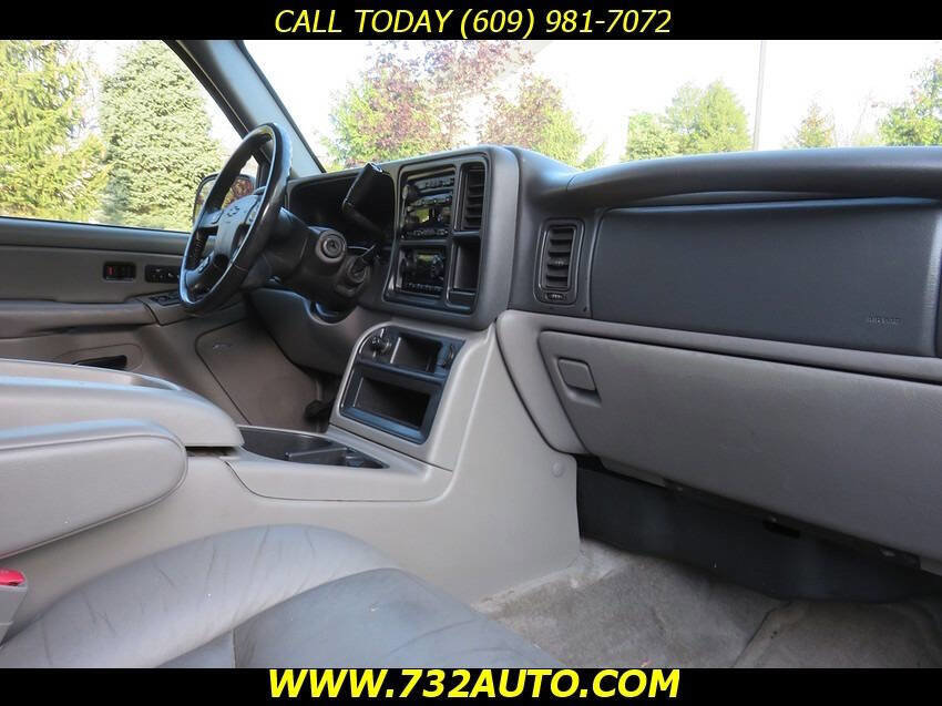 Used 2004 Chevrolet Suburban LT w/ Preferred Equipment Group AWD/4WD image 6