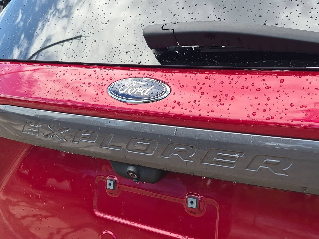 Used 2021 Ford Explorer XLT w/ Equipment Group 202A RWD image 5