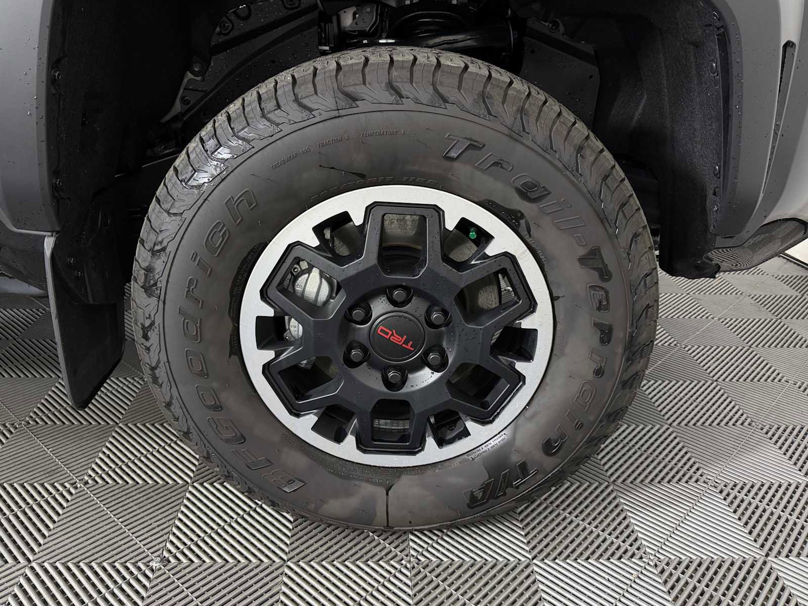 Used 2025 Toyota Tacoma TRD Off-Road AWD/4WD image 10