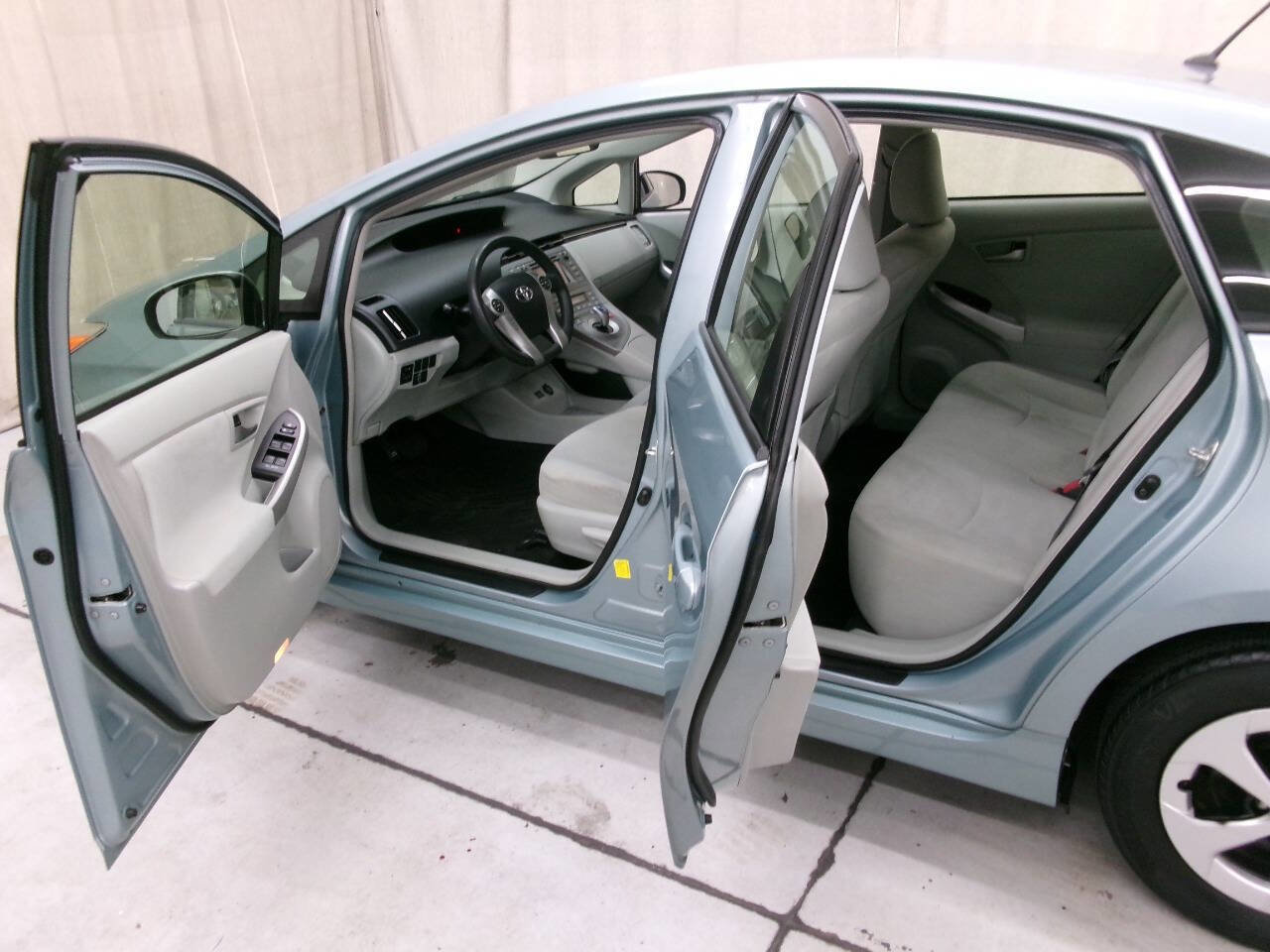 Used 2013 Toyota Prius Two image 11