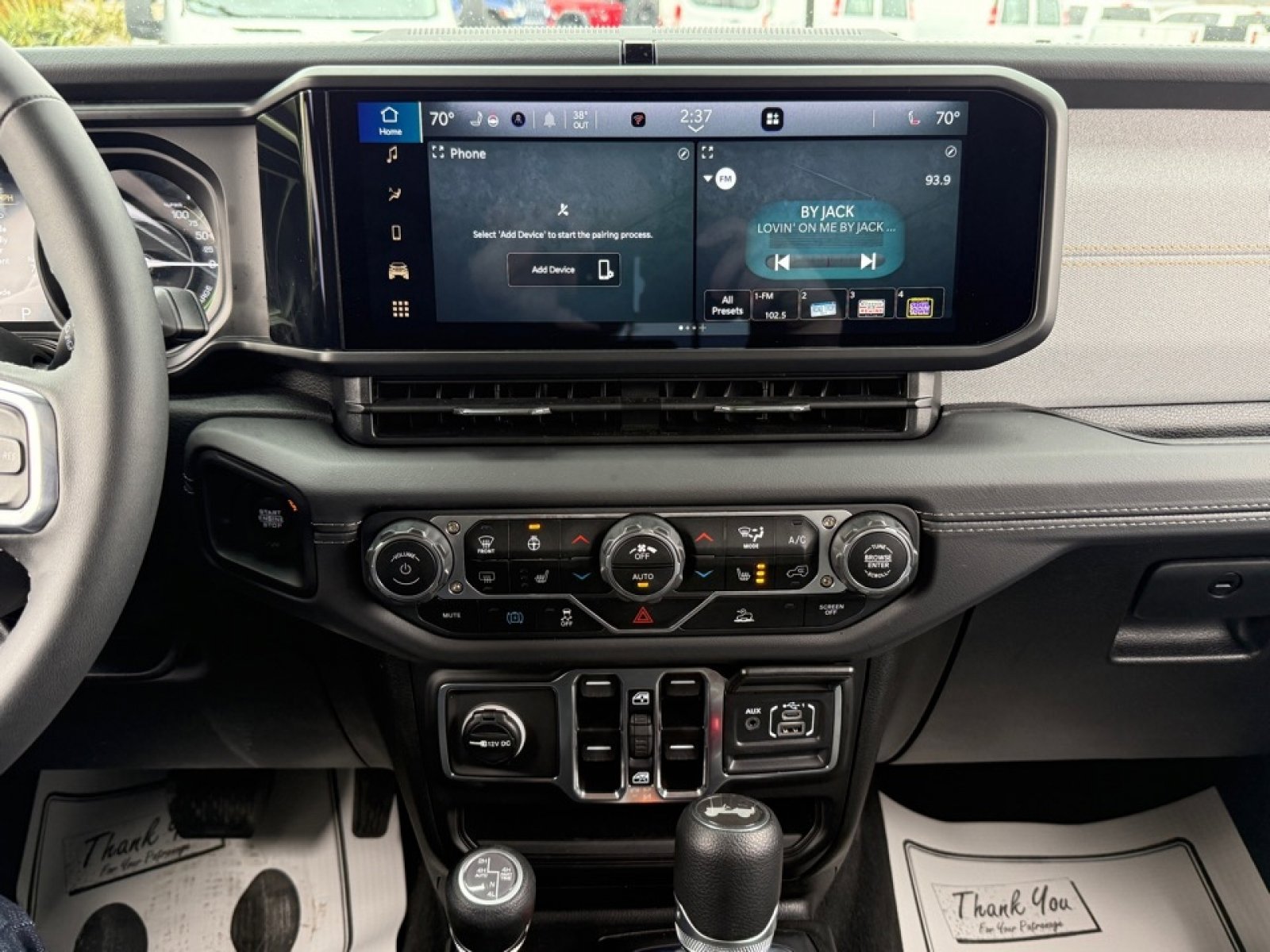 Used 2025 Jeep Wrangler Unlimited Sahara image 12