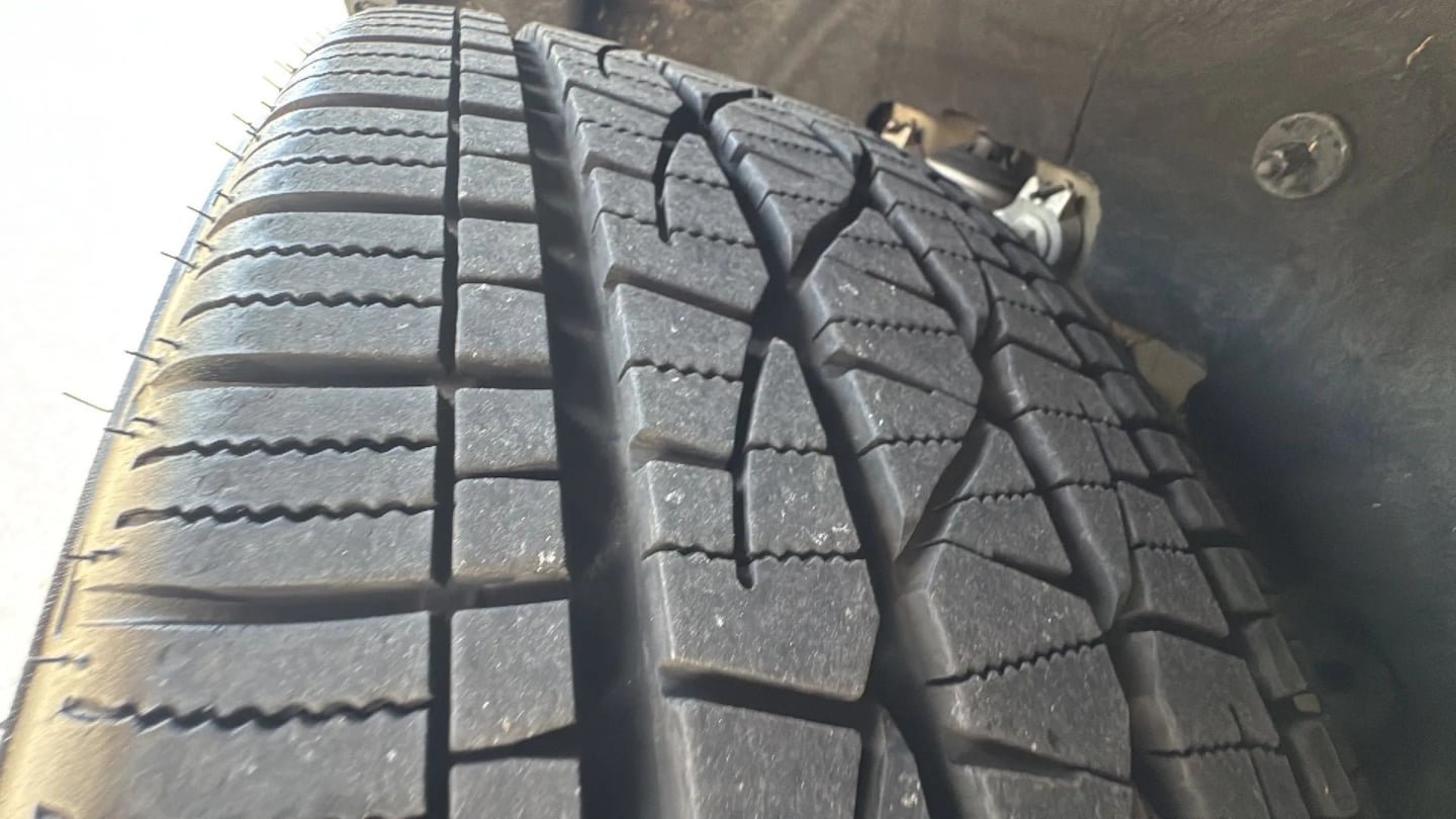 Used 2021 Ford Explorer XLT w/ Equipment Group 202A RWD image 36