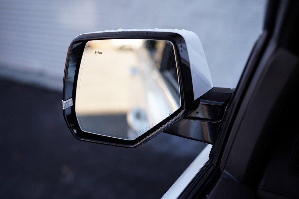 Used 2016 Cadillac Escalade Luxury image 40