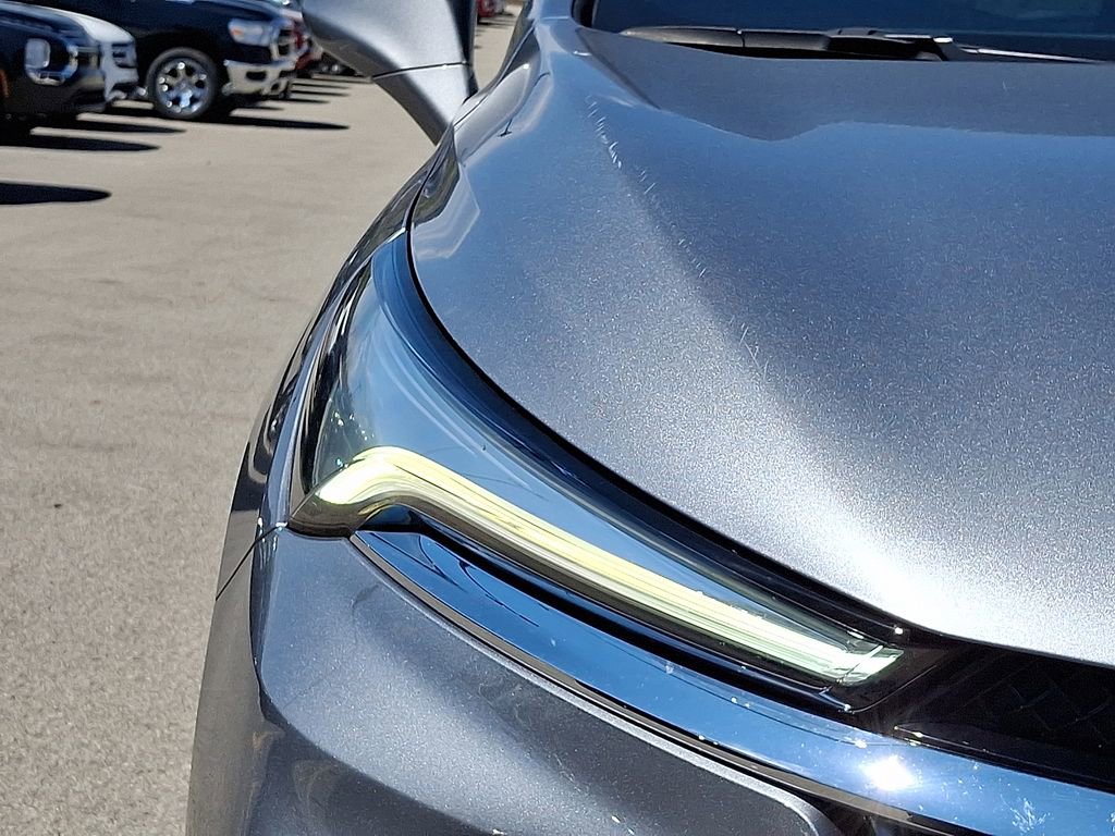 Used 2023 Buick Enclave Essence w/ Sport Touring Edition image 9