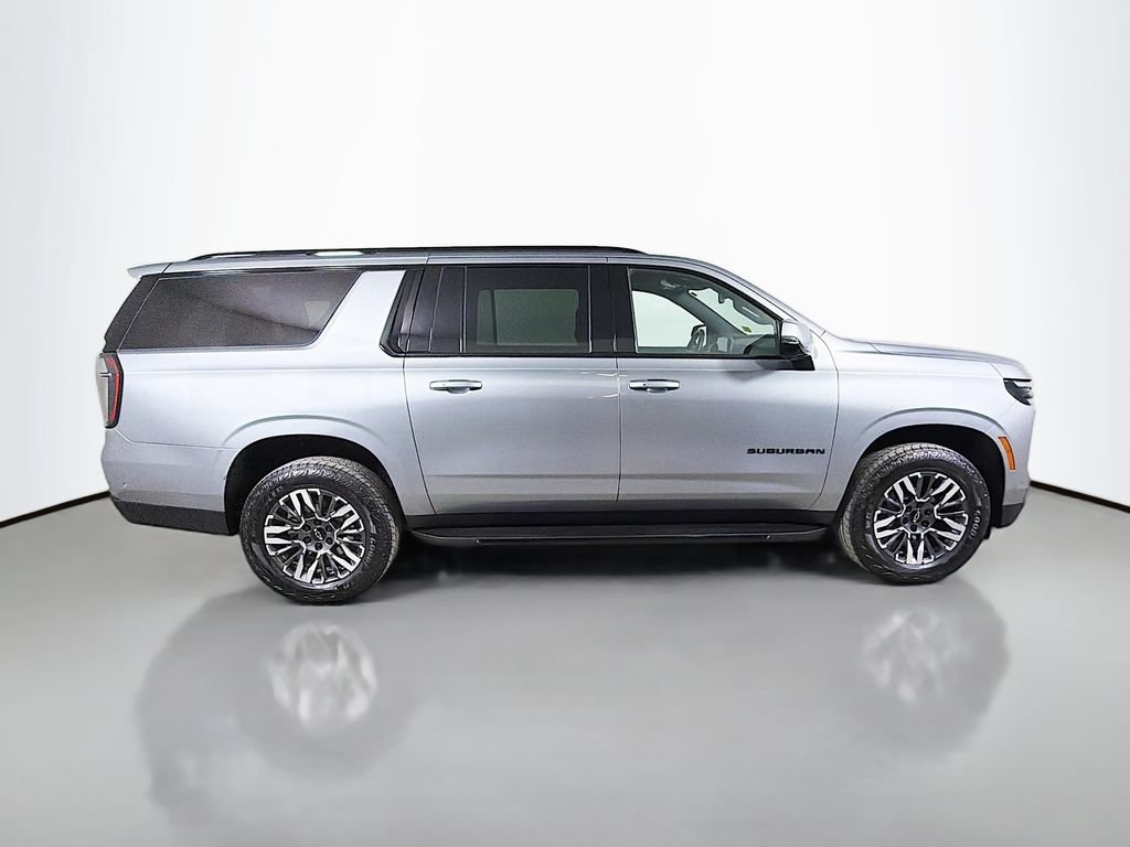 Used 2026 Chevrolet Suburban RST w/ Comfort Package AWD/4WD image 5