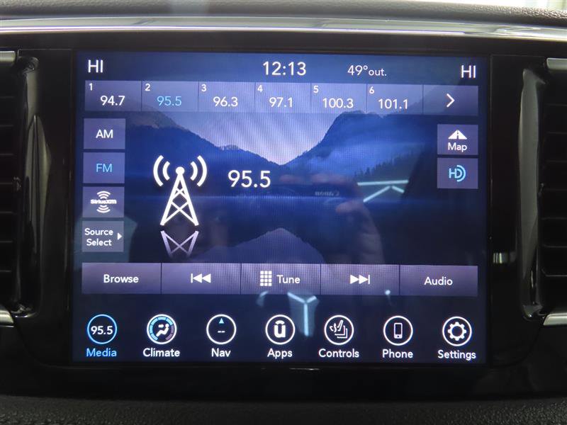 Used 2020 Chrysler Pacifica Limited FWD image 27