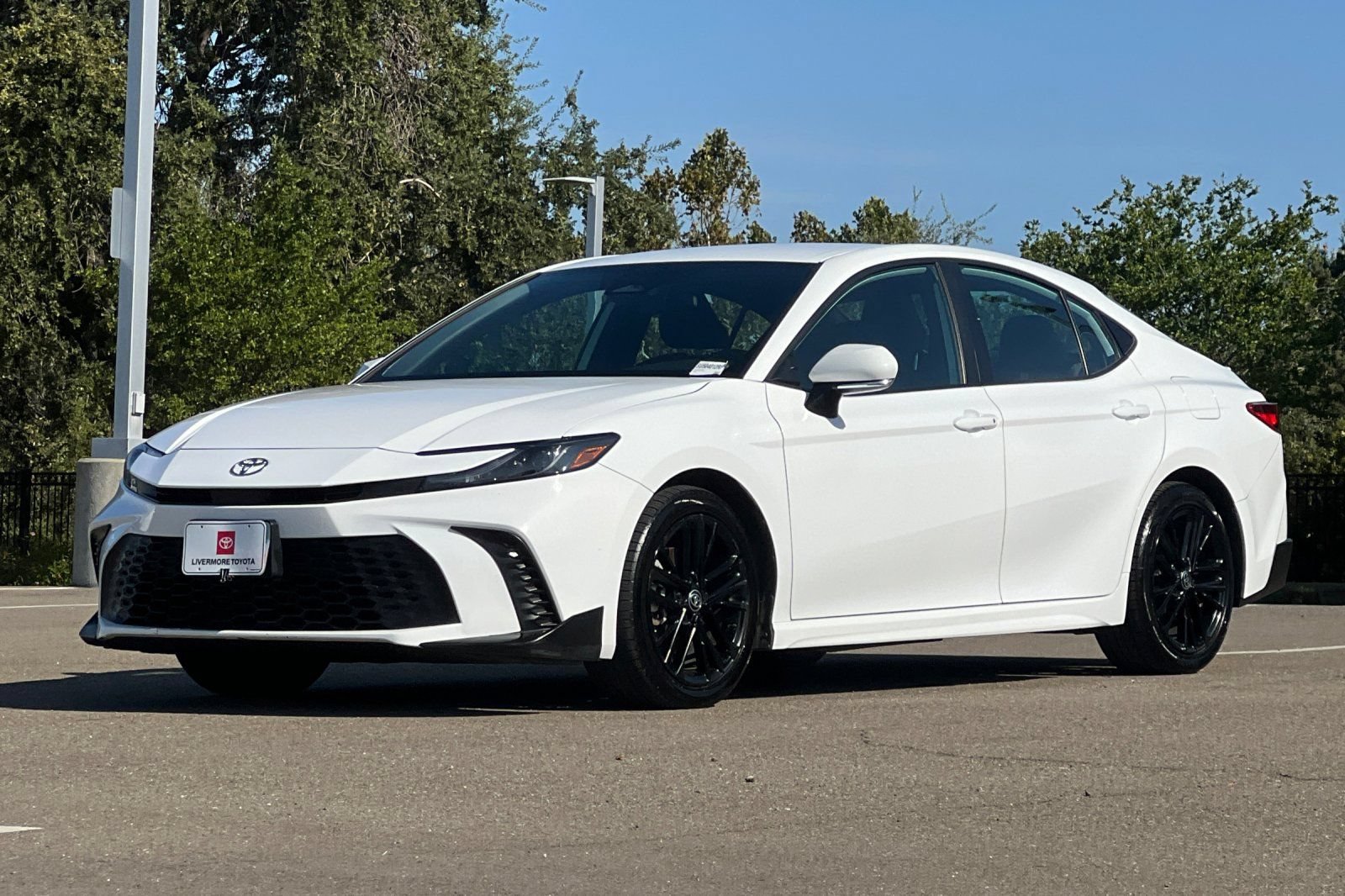 Certified 2025 Toyota Camry SE FWD image 9