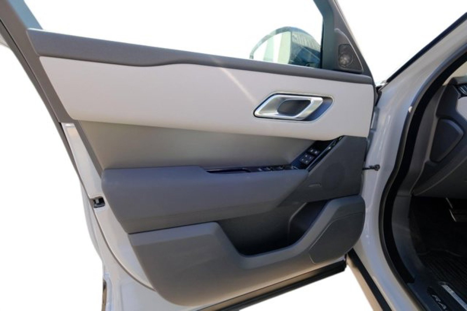 New 2025 Land Rover Range Rover Velar Dynamic SE image 11