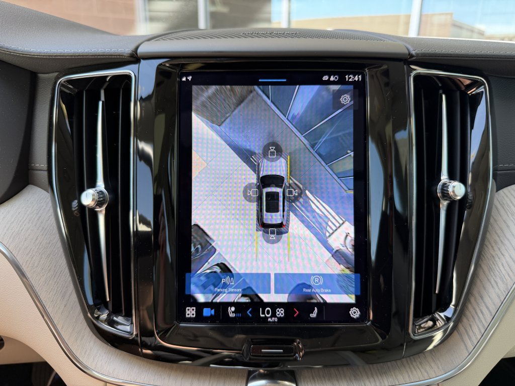 Used 2022 Volvo XC60 B5 Inscription w/ Advanced Package FWD image 20