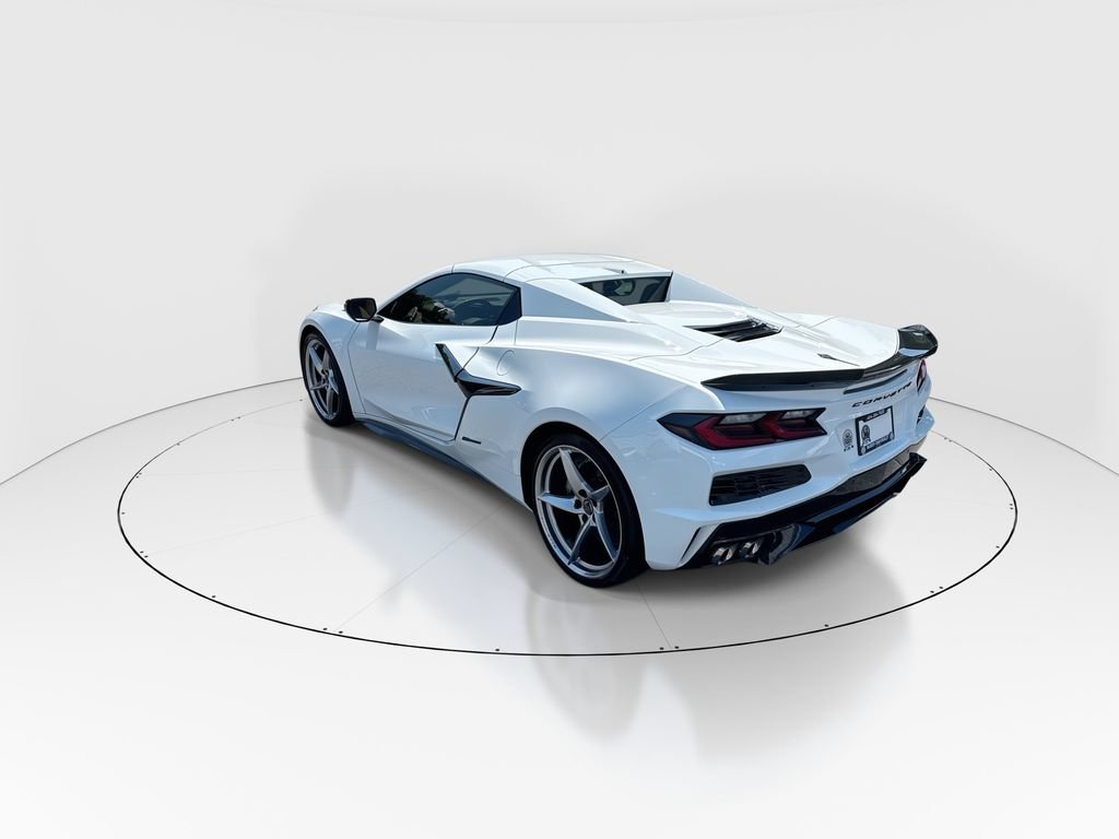 Used 2025 Chevrolet Corvette E-Ray w/ Stealth Interior Trim Package AWD/4WD image 6