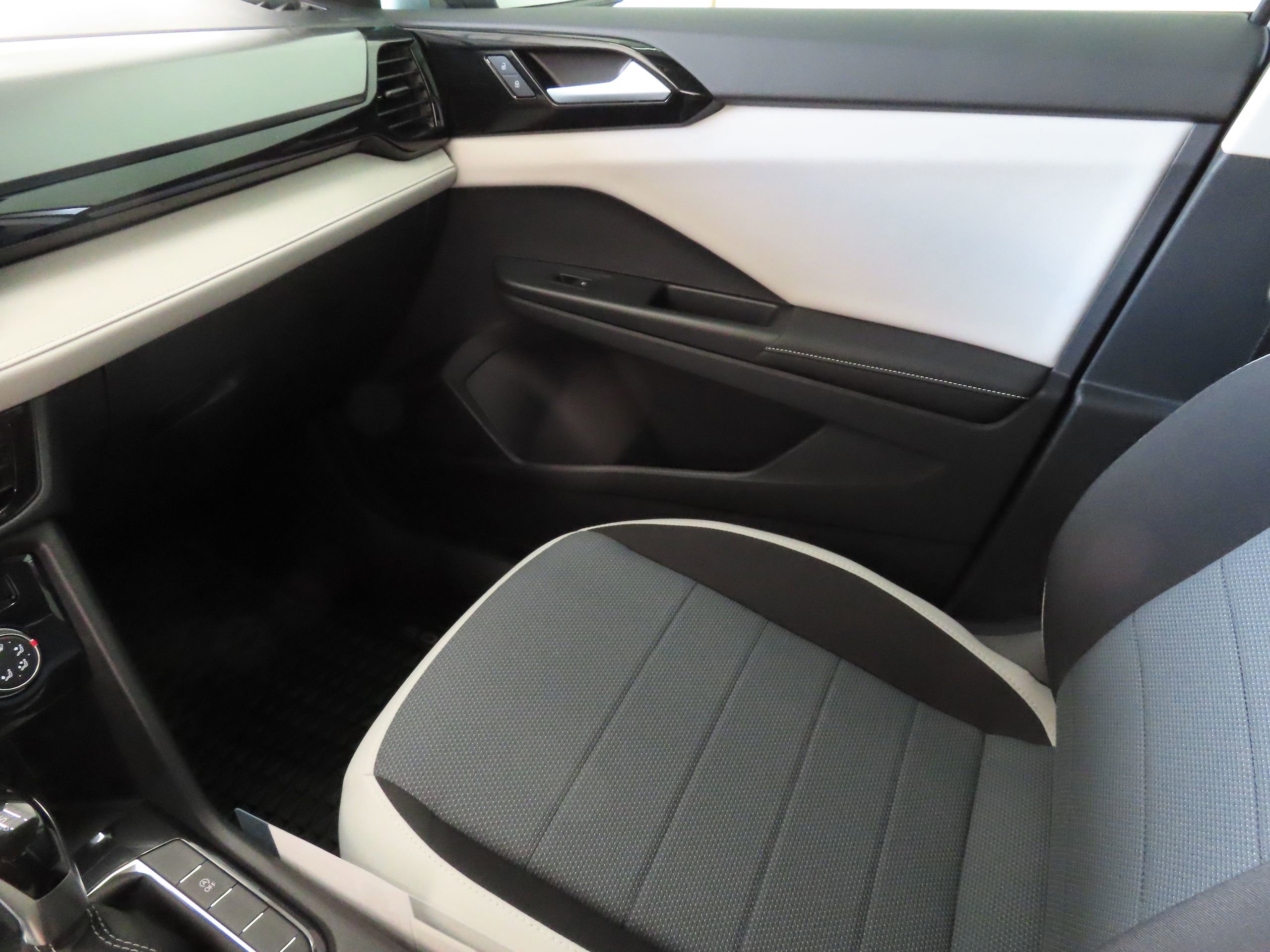 New 2025 Volkswagen Taos S image 20